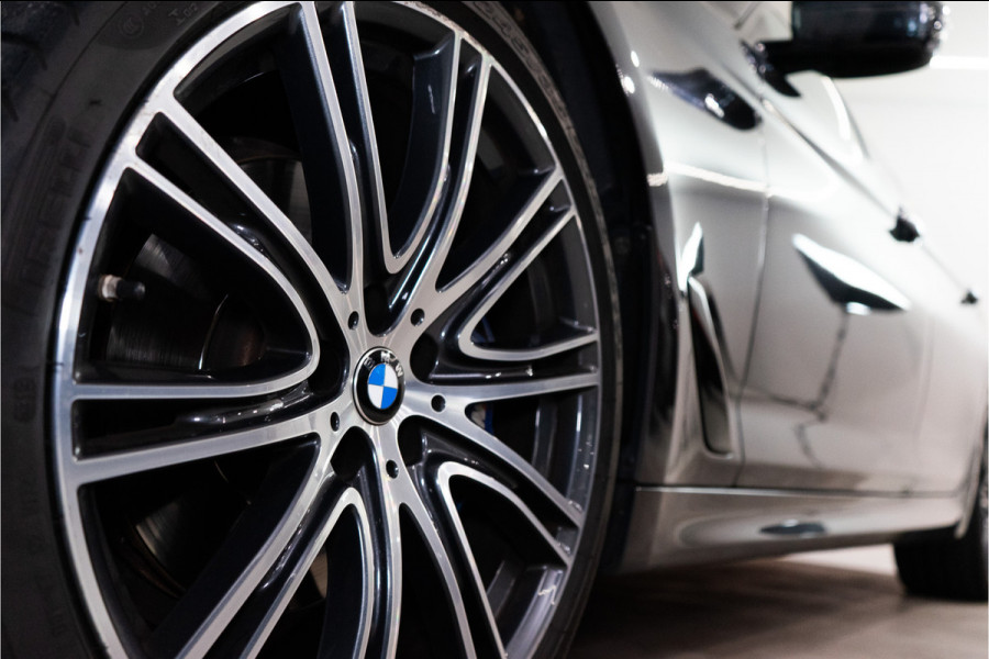 BMW 5 Serie 530i xDrive High Executive M-Sport 252PK | Harman/Kardon | Pano | LED | Sfeer | Massage | VOL! 12 MND Garantie
