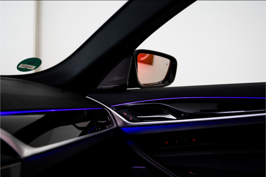 BMW 5 Serie 530i xDrive High Executive M-Sport 252PK | Harman/Kardon | Pano | LED | Sfeer | Massage | VOL! 12 MND Garantie