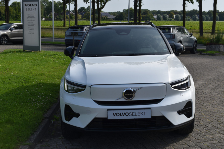 Volvo XC40 Single Motor Extened Range Plus 82 kWh | Camera | ACC | Blis | Stoel/Stuurverwarming | Trekhaak
