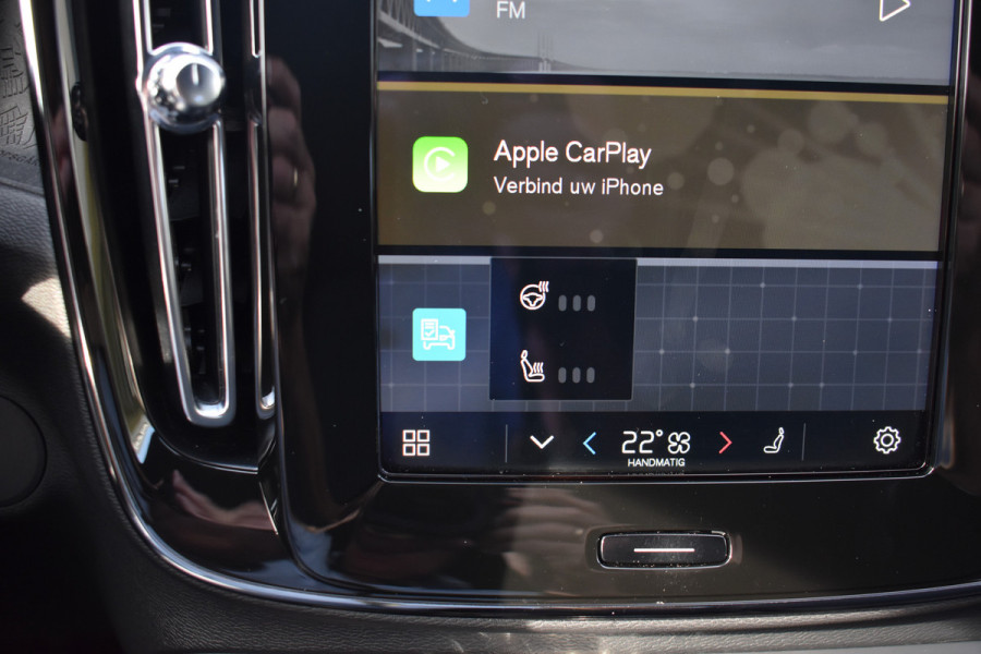 Volvo XC40 Single Motor Extened Range Plus 82 kWh | Camera | ACC | Blis | Stoel/Stuurverwarming | Trekhaak