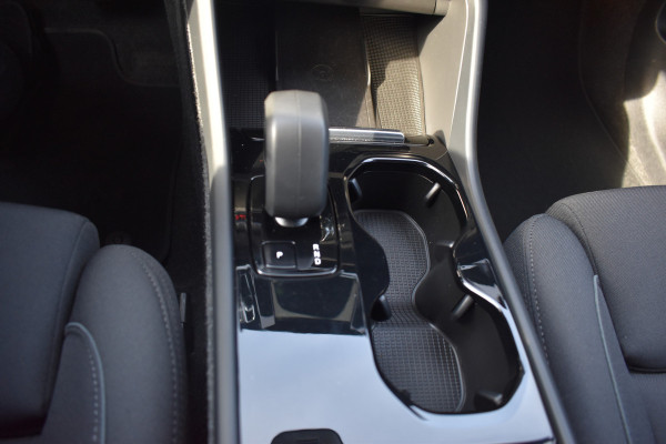 Volvo XC40 Single Motor Extened Range Plus 82 kWh | Camera | ACC | Blis | Stoel/Stuurverwarming | Trekhaak