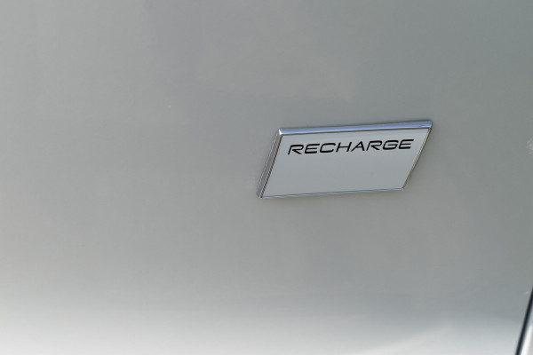 Volvo XC40 Single Motor Extened Range Plus 82 kWh | Camera | ACC | Blis | Stoel/Stuurverwarming | Trekhaak