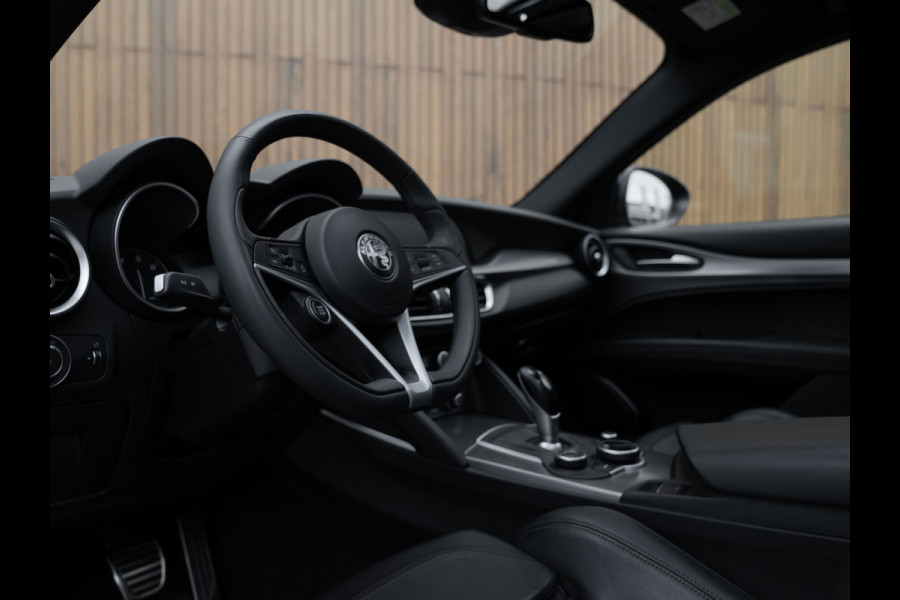 Alfa Romeo Stelvio 2.0T AWD 280pk Super | Veloce stoelen | Panoramadak | Carplay | 20''