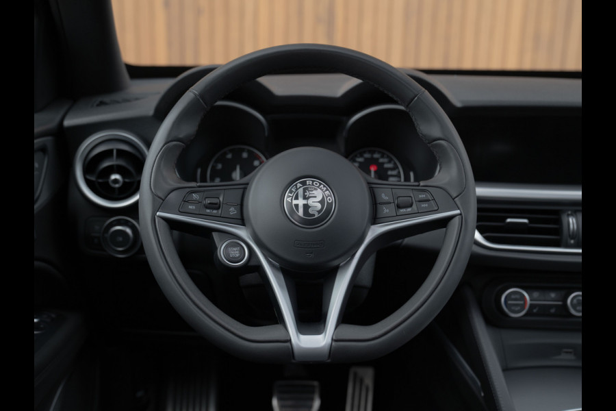 Alfa Romeo Stelvio 2.0T AWD 280pk Super | Veloce stoelen | Panoramadak | Carplay | 20''
