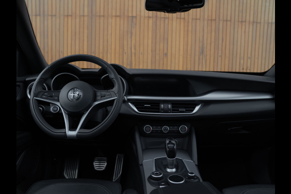 Alfa Romeo Stelvio 2.0T AWD 280pk Super | Veloce stoelen | Panoramadak | Carplay | 20''