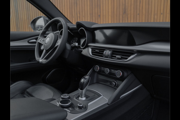 Alfa Romeo Stelvio 2.0T AWD 280pk Super | Veloce stoelen | Panoramadak | Carplay | 20''
