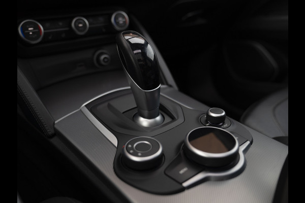 Alfa Romeo Stelvio 2.0T AWD 280pk Super | Veloce stoelen | Panoramadak | Carplay | 20''