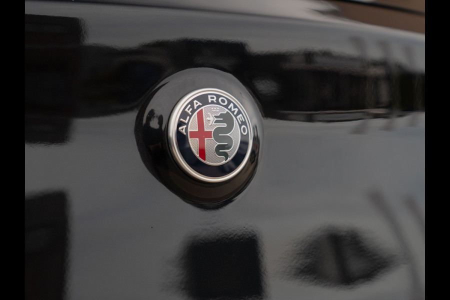 Alfa Romeo Stelvio 2.0T AWD 280pk Super | Veloce stoelen | Panoramadak | Carplay | 20''