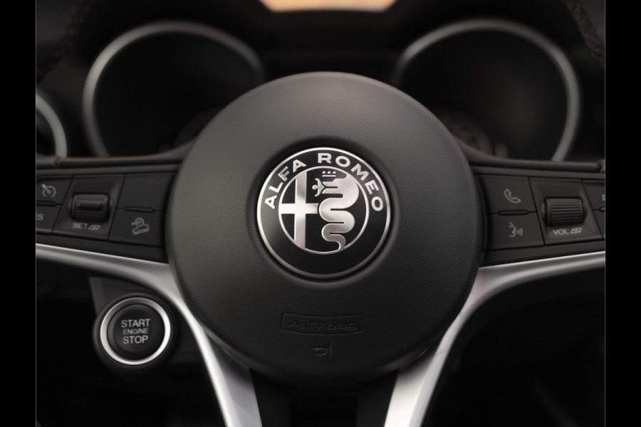 Alfa Romeo Stelvio 2.0T AWD 280pk Super | Veloce stoelen | Panoramadak | Carplay | 20''
