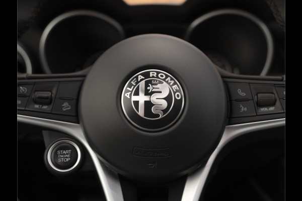 Alfa Romeo Stelvio 2.0T AWD 280pk Super | Veloce stoelen | Panoramadak | Carplay | 20''