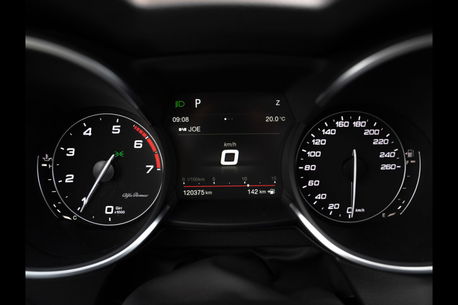 Alfa Romeo Stelvio 2.0T AWD 280pk Super | Veloce stoelen | Panoramadak | Carplay | 20''