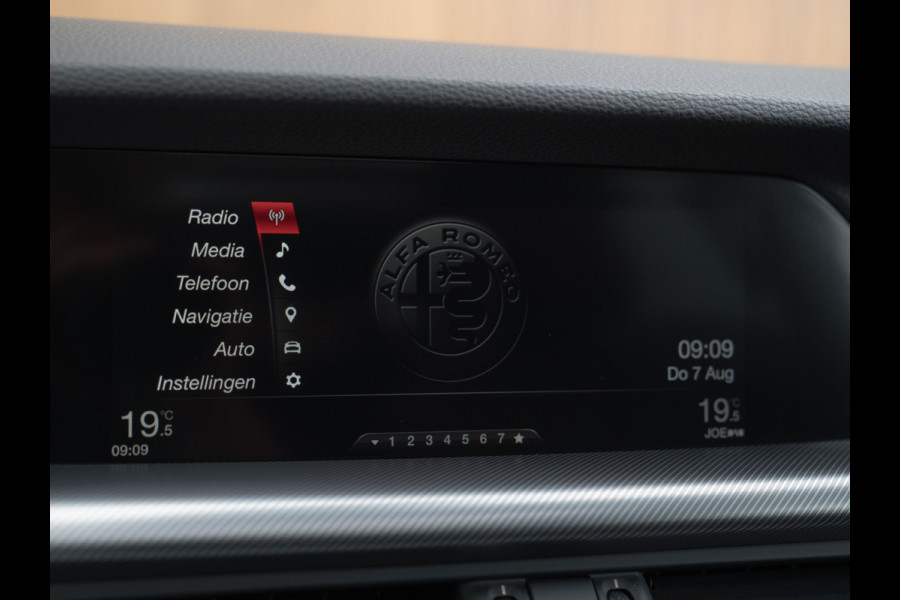 Alfa Romeo Stelvio 2.0T AWD 280pk Super | Veloce stoelen | Panoramadak | Carplay | 20''