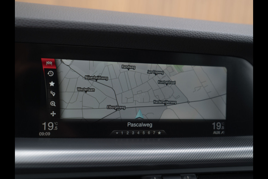 Alfa Romeo Stelvio 2.0T AWD 280pk Super | Veloce stoelen | Panoramadak | Carplay | 20''