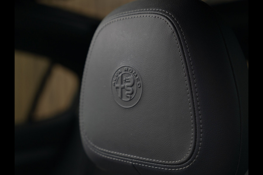 Alfa Romeo Stelvio 2.0T AWD 280pk Super | Veloce stoelen | Panoramadak | Carplay | 20''