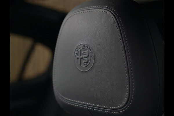 Alfa Romeo Stelvio 2.0T AWD 280pk Super | Veloce stoelen | Panoramadak | Carplay | 20''