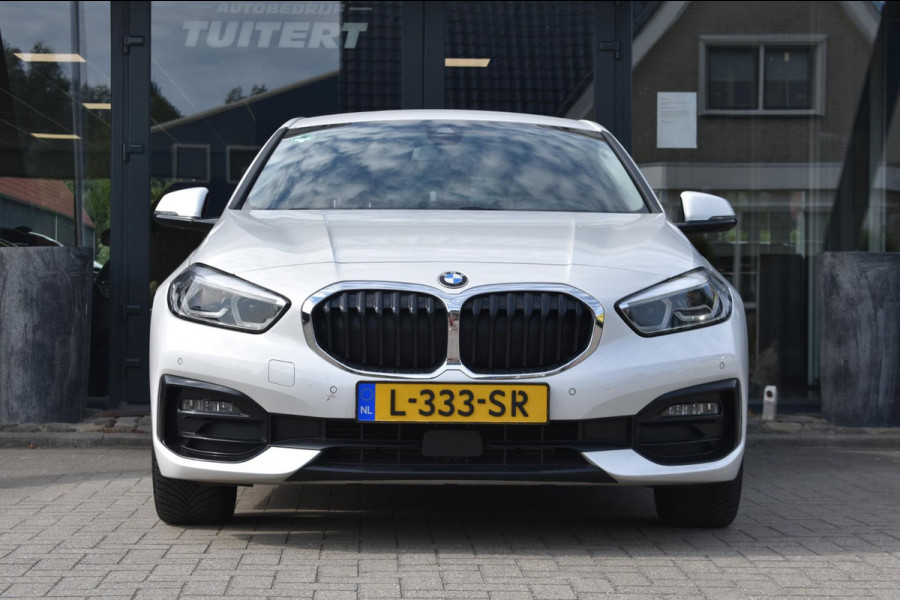 BMW 1-serie 118i Sport line | STOELVERWARMING | APPLE CARPLAY | ANDROID AUTO | NAP | SFEERVERLICHTING