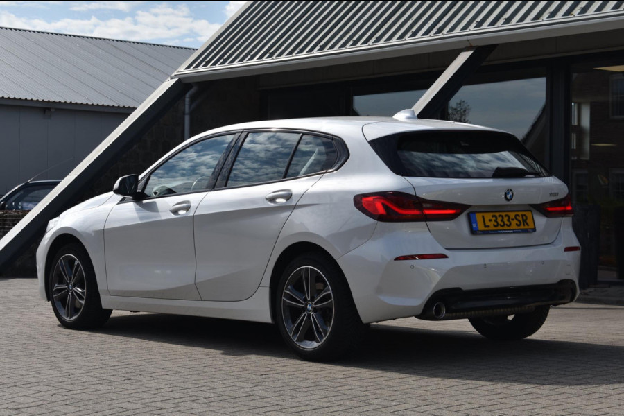 BMW 1-serie 118i Sport line | STOELVERWARMING | APPLE CARPLAY | ANDROID AUTO | NAP | SFEERVERLICHTING