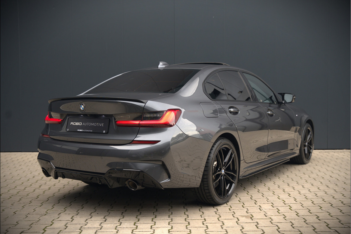 BMW 3-serie 330e High Executive M Sport | M Performance | Panoramadak  | 360° Camera | Assisted Driving | Head Up Display | Stoelverwarming | Stuurverwarming | Apple Carplay | Navigatie | Adaptive Cruise Control | Ambiance Verlicht