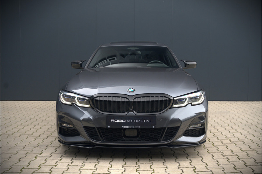 BMW 3-serie 330e High Executive M Sport | M Performance | Panoramadak  | 360° Camera | Assisted Driving | Head Up Display | Stoelverwarming | Stuurverwarming | Apple Carplay | Navigatie | Adaptive Cruise Control | Ambiance Verlicht