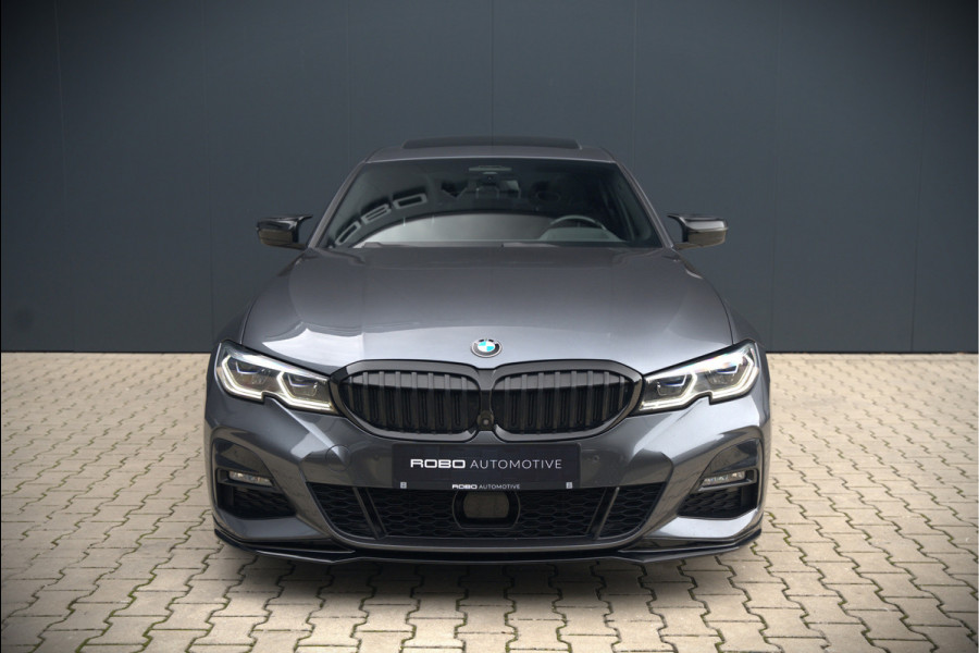BMW 3-serie 330e High Executive M Sport | M Performance | Panoramadak  | 360° Camera | Assisted Driving | Head Up Display | Stoelverwarming | Stuurverwarming | Apple Carplay | Navigatie | Adaptive Cruise Control | Ambiance Verlicht