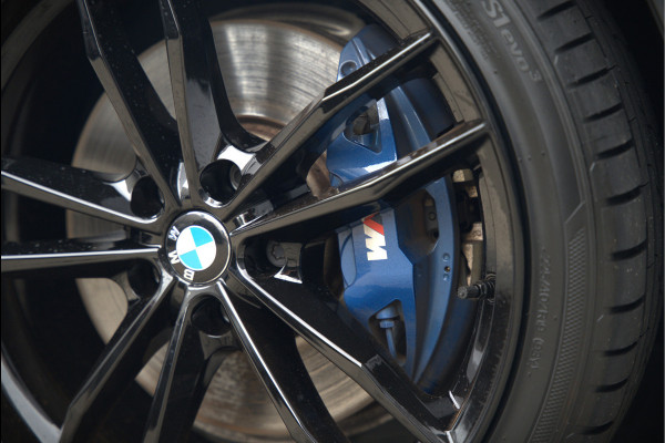 BMW 3-serie 330e High Executive M Sport | M Performance | Panoramadak  | 360° Camera | Assisted Driving | Head Up Display | Stoelverwarming | Stuurverwarming | Apple Carplay | Navigatie | Adaptive Cruise Control | Ambiance Verlicht