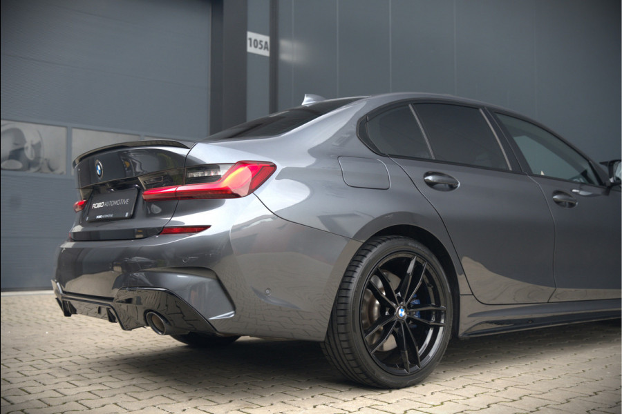 BMW 3-serie 330e High Executive M Sport | M Performance | Panoramadak  | 360° Camera | Assisted Driving | Head Up Display | Stoelverwarming | Stuurverwarming | Apple Carplay | Navigatie | Adaptive Cruise Control | Ambiance Verlicht