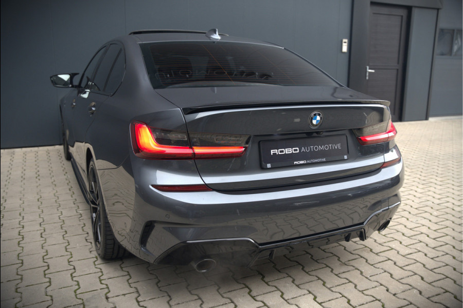 BMW 3-serie 330e High Executive M Sport | M Performance | Panoramadak  | 360° Camera | Assisted Driving | Head Up Display | Stoelverwarming | Stuurverwarming | Apple Carplay | Navigatie | Adaptive Cruise Control | Ambiance Verlicht