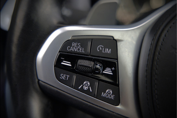 BMW 3-serie 330e High Executive M Sport | M Performance | Panoramadak  | 360° Camera | Assisted Driving | Head Up Display | Stoelverwarming | Stuurverwarming | Apple Carplay | Navigatie | Adaptive Cruise Control | Ambiance Verlicht