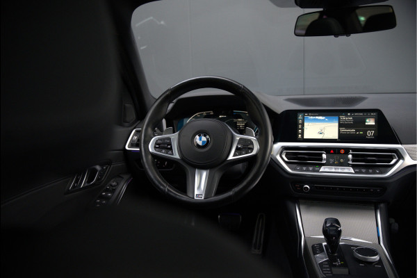 BMW 3-serie 330e High Executive M Sport | M Performance | Panoramadak  | 360° Camera | Assisted Driving | Head Up Display | Stoelverwarming | Stuurverwarming | Apple Carplay | Navigatie | Adaptive Cruise Control | Ambiance Verlicht