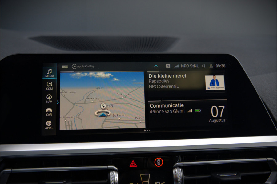 BMW 3-serie 330e High Executive M Sport | M Performance | Panoramadak  | 360° Camera | Assisted Driving | Head Up Display | Stoelverwarming | Stuurverwarming | Apple Carplay | Navigatie | Adaptive Cruise Control | Ambiance Verlicht