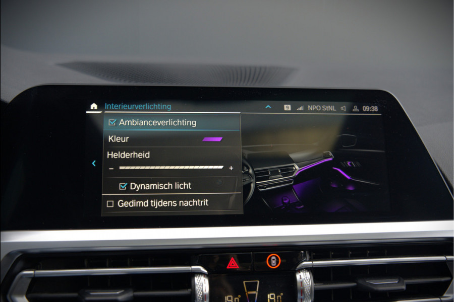 BMW 3-serie 330e High Executive M Sport | M Performance | Panoramadak  | 360° Camera | Assisted Driving | Head Up Display | Stoelverwarming | Stuurverwarming | Apple Carplay | Navigatie | Adaptive Cruise Control | Ambiance Verlicht