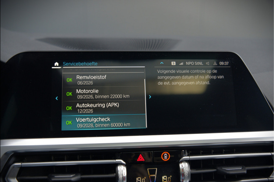 BMW 3-serie 330e High Executive M Sport | M Performance | Panoramadak  | 360° Camera | Assisted Driving | Head Up Display | Stoelverwarming | Stuurverwarming | Apple Carplay | Navigatie | Adaptive Cruise Control | Ambiance Verlicht