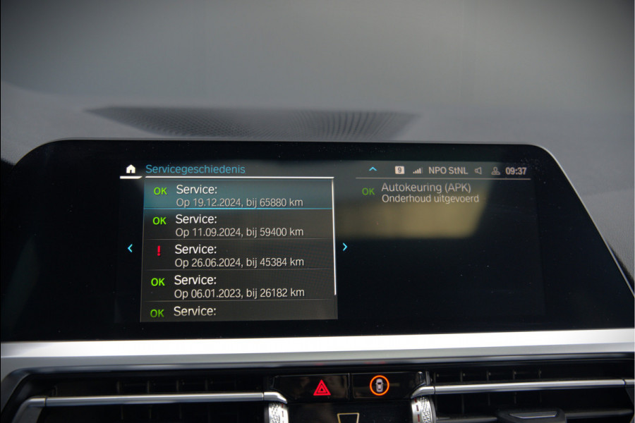 BMW 3-serie 330e High Executive M Sport | M Performance | Panoramadak  | 360° Camera | Assisted Driving | Head Up Display | Stoelverwarming | Stuurverwarming | Apple Carplay | Navigatie | Adaptive Cruise Control | Ambiance Verlicht