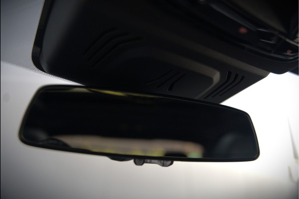 BMW 3-serie 330e High Executive M Sport | M Performance | Panoramadak  | 360° Camera | Assisted Driving | Head Up Display | Stoelverwarming | Stuurverwarming | Apple Carplay | Navigatie | Adaptive Cruise Control | Ambiance Verlicht