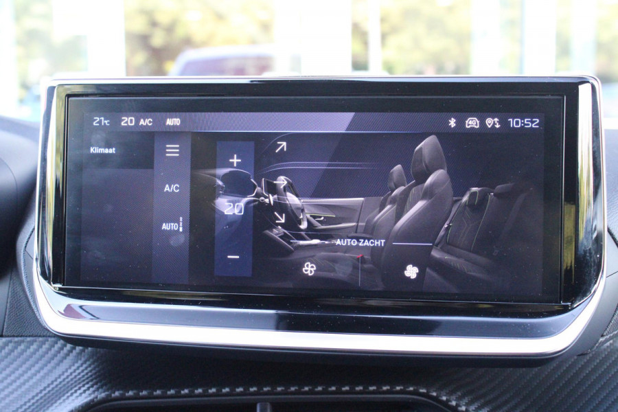 Peugeot 2008 1.2 100PK ALLURE | DRAADLOZE APPLE CARPLAY/ANDROID | DRAADLOZE TELEFOONLADER | NAVIGATIE | ACHTERUITRIJ CAMERA | LICHTMETALEN VELGEN 17" | CLIMATE CONTROL | CRUISE CONTROL | LED KOPLAMPEN |