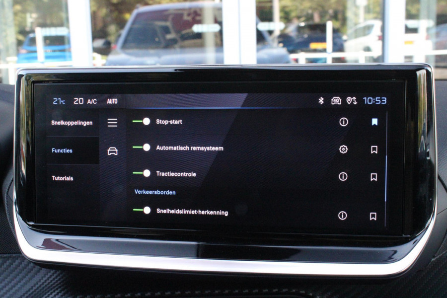 Peugeot 2008 1.2 100PK ALLURE | DRAADLOZE APPLE CARPLAY/ANDROID | DRAADLOZE TELEFOONLADER | NAVIGATIE | ACHTERUITRIJ CAMERA | LICHTMETALEN VELGEN 17" | CLIMATE CONTROL | CRUISE CONTROL | LED KOPLAMPEN |