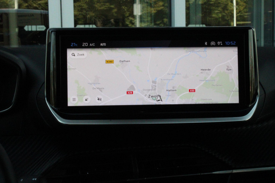 Peugeot 2008 1.2 100PK ALLURE | DRAADLOZE APPLE CARPLAY/ANDROID | DRAADLOZE TELEFOONLADER | NAVIGATIE | ACHTERUITRIJ CAMERA | LICHTMETALEN VELGEN 17" | CLIMATE CONTROL | CRUISE CONTROL | LED KOPLAMPEN |