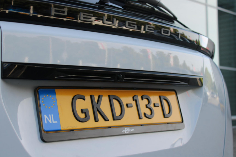 Peugeot 2008 1.2 100PK ALLURE | DRAADLOZE APPLE CARPLAY/ANDROID | DRAADLOZE TELEFOONLADER | NAVIGATIE | ACHTERUITRIJ CAMERA | LICHTMETALEN VELGEN 17" | CLIMATE CONTROL | CRUISE CONTROL | LED KOPLAMPEN |
