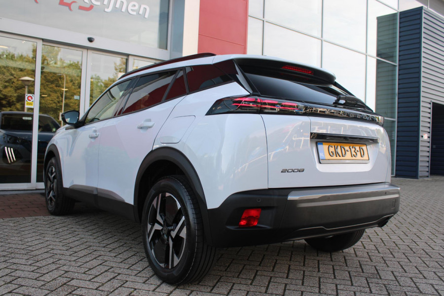 Peugeot 2008 1.2 100PK ALLURE | DRAADLOZE APPLE CARPLAY/ANDROID | DRAADLOZE TELEFOONLADER | NAVIGATIE | ACHTERUITRIJ CAMERA | LICHTMETALEN VELGEN 17" | CLIMATE CONTROL | CRUISE CONTROL | LED KOPLAMPEN |