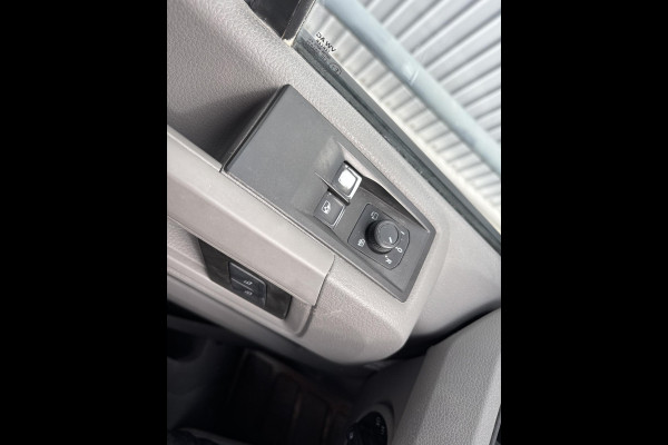 Volkswagen Crafter 30 2.0 TDI L3H2*A/C*ACC*3000KG*HAAK*CAM*NAVI*3P*