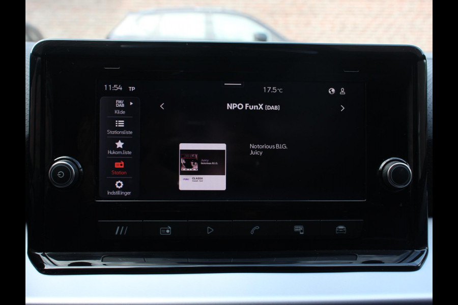Seat Ibiza 1.0 EcoTSI FR Climate control Adaptieve cruise control Parkeersensoren Achteruitrijcamera LED Keyless Verwarmde voorstoelen Apple Carplay/ Android Auto