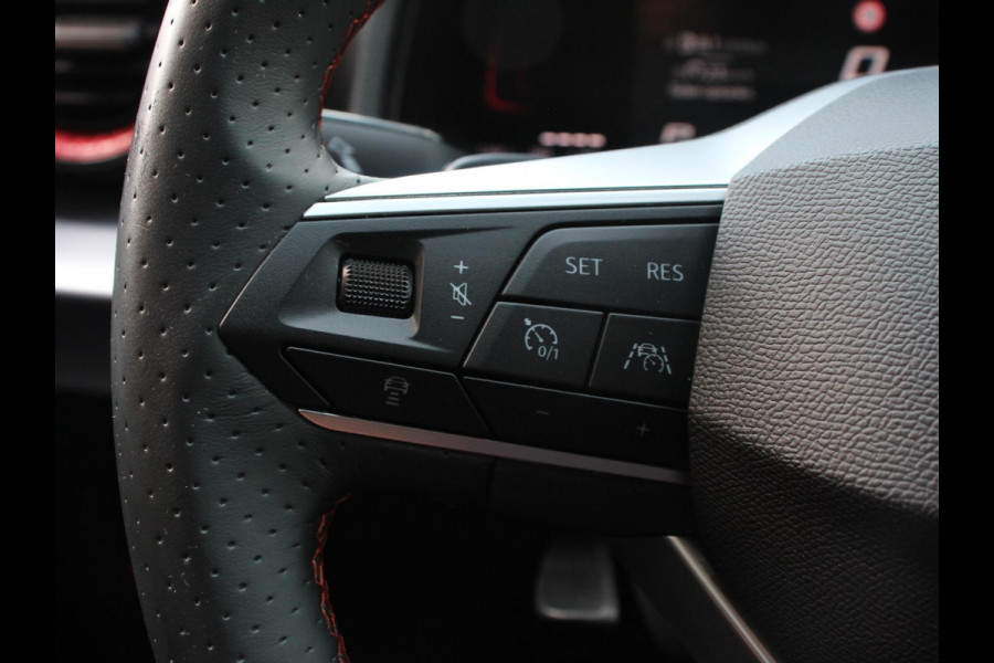 Seat Ibiza 1.0 EcoTSI FR Climate control Adaptieve cruise control Parkeersensoren Achteruitrijcamera LED Keyless Verwarmde voorstoelen Apple Carplay/ Android Auto