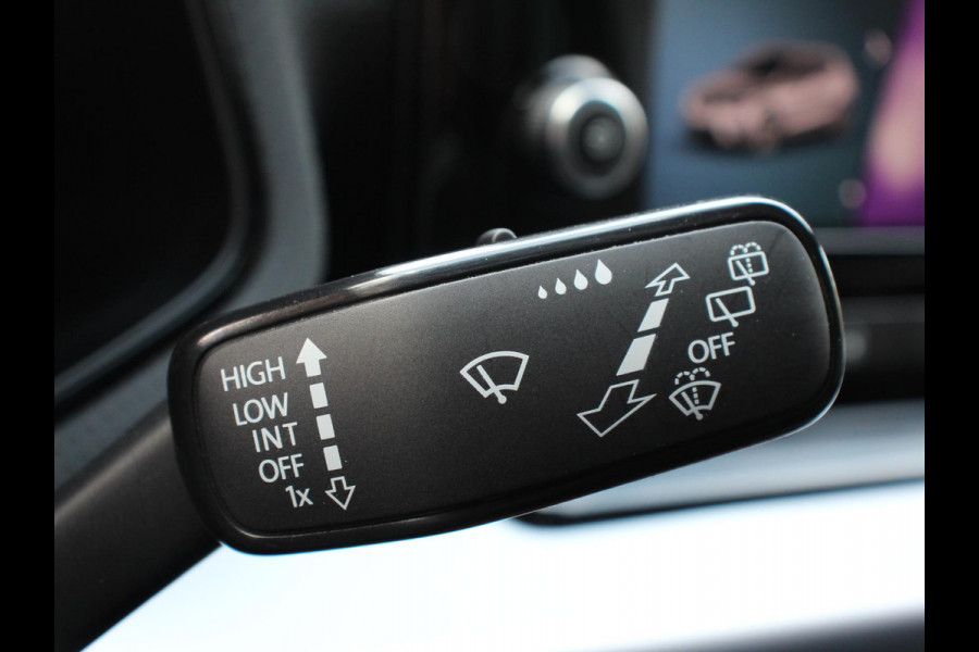 Seat Ibiza 1.0 EcoTSI FR Climate control Adaptieve cruise control Parkeersensoren Achteruitrijcamera LED Keyless Verwarmde voorstoelen Apple Carplay/ Android Auto