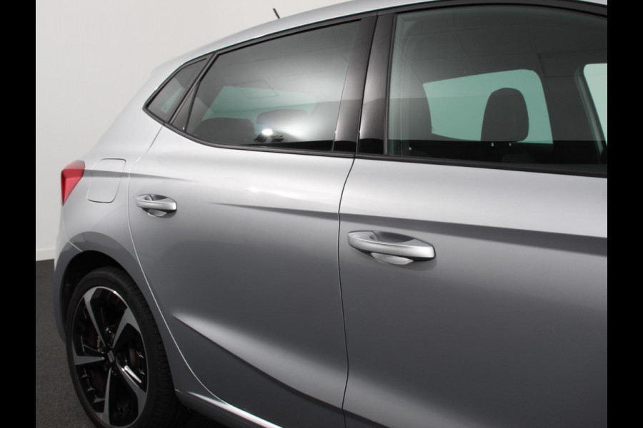 Seat Ibiza 1.0 EcoTSI FR Climate control Adaptieve cruise control Parkeersensoren Achteruitrijcamera LED Keyless Verwarmde voorstoelen Apple Carplay/ Android Auto