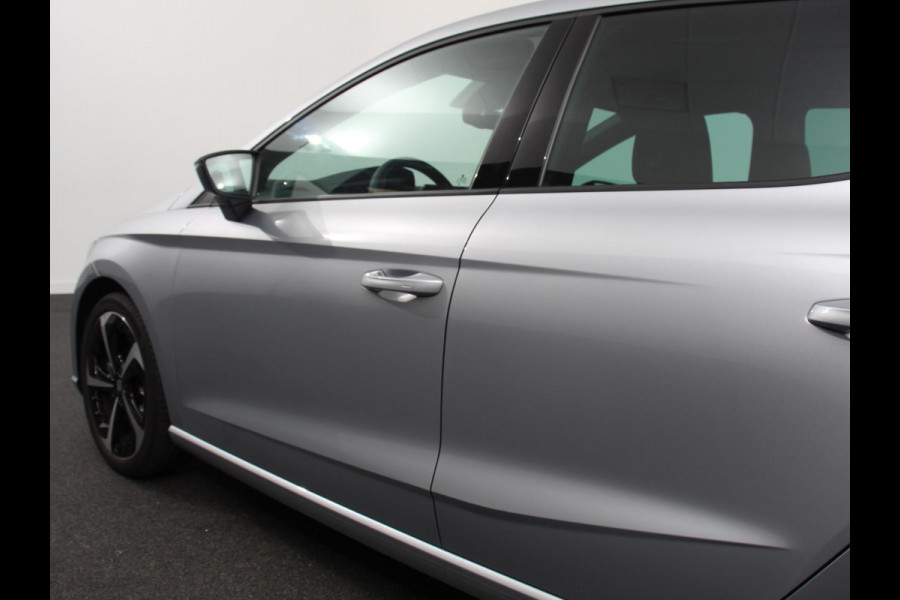Seat Ibiza 1.0 EcoTSI FR Climate control Adaptieve cruise control Parkeersensoren Achteruitrijcamera LED Keyless Verwarmde voorstoelen Apple Carplay/ Android Auto