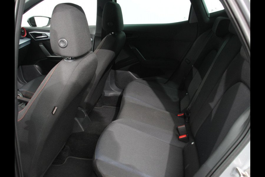 Seat Ibiza 1.0 EcoTSI FR Climate control Adaptieve cruise control Parkeersensoren Achteruitrijcamera LED Keyless Verwarmde voorstoelen Apple Carplay/ Android Auto