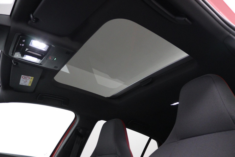 Volkswagen Golf 2.0 TSI GTI (PANORAMADAK, HARMAN KARDON, ADAPTIVE CRUISE, CAMERA, SFEERVERLICHTING, CARPLAY, GOED ONDERHOUDEN)