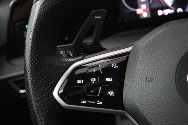 Volkswagen Golf 2.0 TSI GTI (PANORAMADAK, HARMAN KARDON, ADAPTIVE CRUISE, CAMERA, SFEERVERLICHTING, CARPLAY, GOED ONDERHOUDEN)