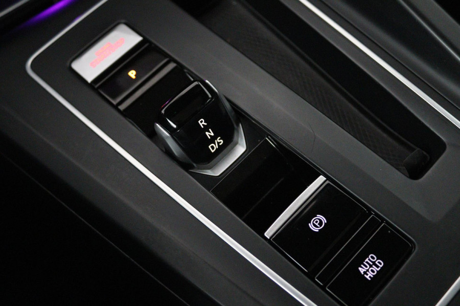 Volkswagen Golf 2.0 TSI GTI (PANORAMADAK, HARMAN KARDON, ADAPTIVE CRUISE, CAMERA, SFEERVERLICHTING, CARPLAY, GOED ONDERHOUDEN)