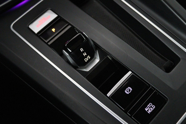 Volkswagen Golf 2.0 TSI GTI (PANORAMADAK, HARMAN KARDON, ADAPTIVE CRUISE, CAMERA, SFEERVERLICHTING, CARPLAY, GOED ONDERHOUDEN)